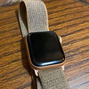Apple Watch. Series 4, 40mm